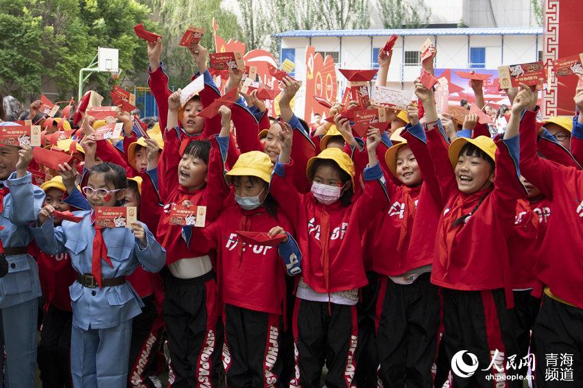 5��31�գ������г����^(q��)����С�W�ČW�����N���H�֯B�õļ���������W(w��ng) ������z