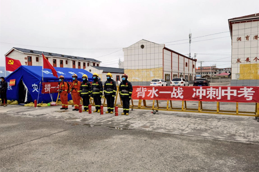 ������(y��ng)���ˆT������hί���������D