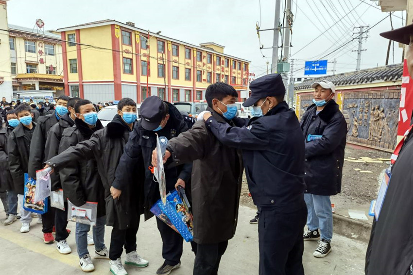 ���ڽ��ܰ��z�Ŀ���������hί���������D