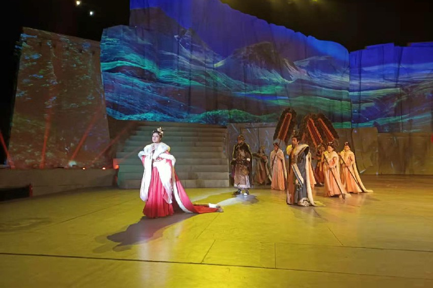 �ݳ��F(xi��n)��(ch��ng)������M�z