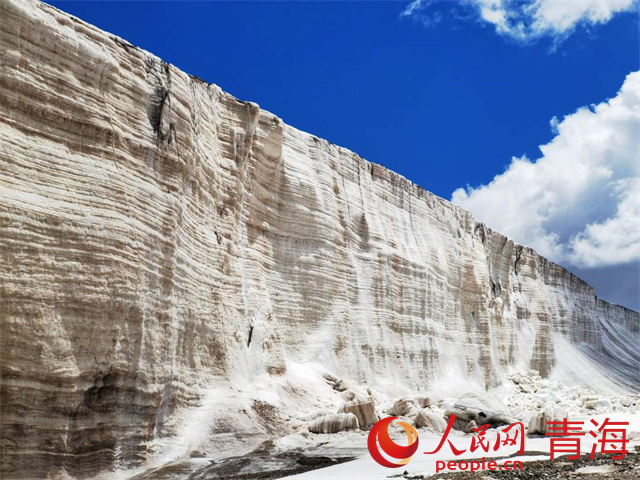 亙古之墻八一冰川。本報記者 姜峰攝