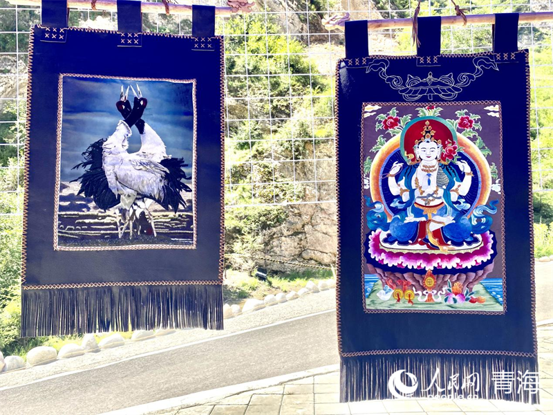 皮繡作品。人民網(wǎng) 顧斐菲攝