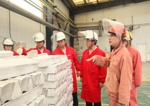 走訪小組深入企業(yè)了解生產(chǎn)經(jīng)營(yíng)情況 。何新江攝