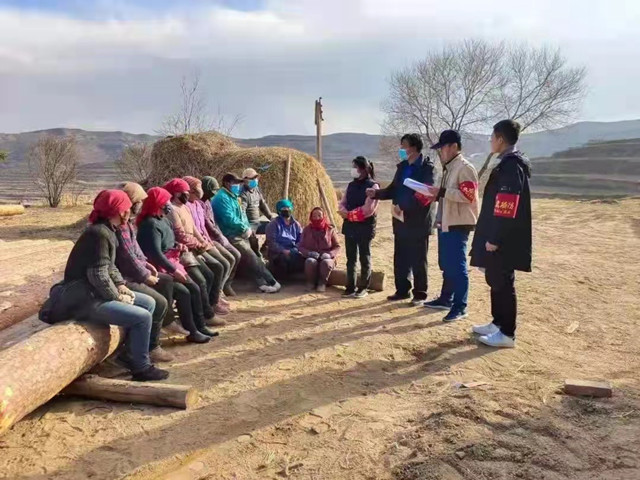 深入基層宣講。同仁市委宣傳部供圖