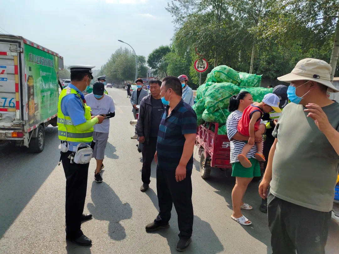    西寧交警開展交通秩序整治提升行動。西寧市公安局交通警察支隊供圖