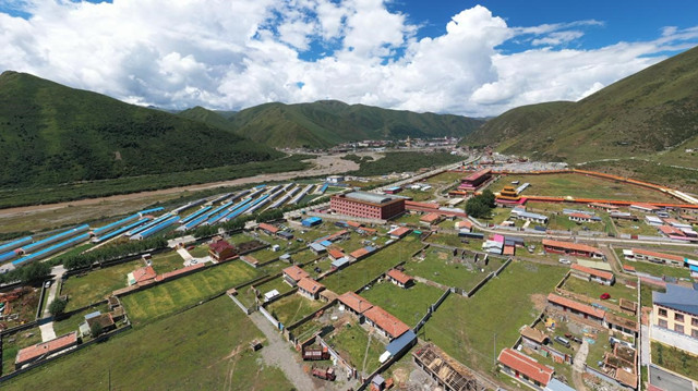 航拍多日麻村。陳有金攝