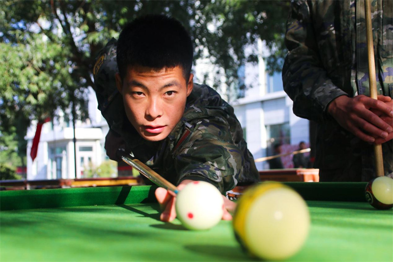 臺球爭霸。劉進峰攝