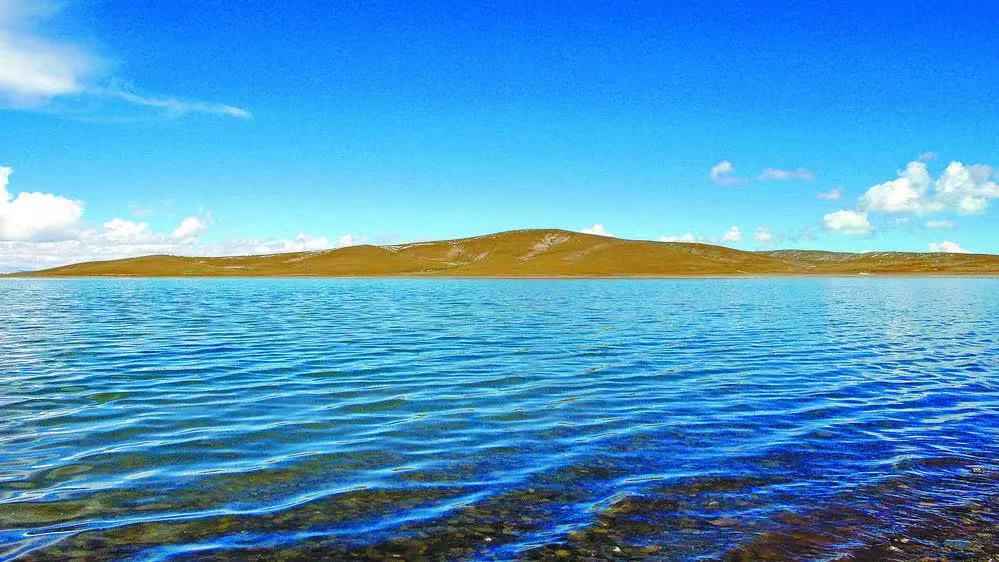 鄂陵湖。張超音攝