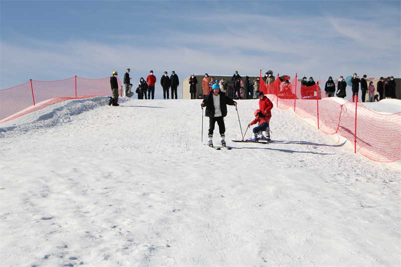 全民暢玩冰雪。馬俊杰攝