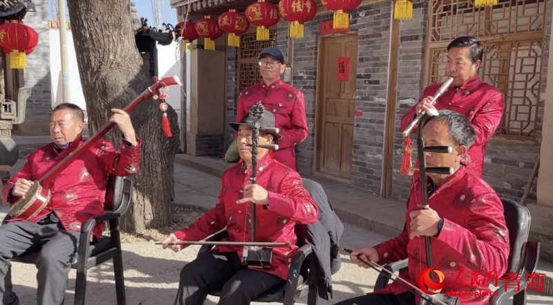 城上村文化大院賢孝表演。人民網(wǎng) 陳明菊攝