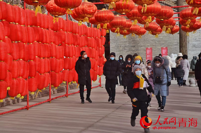 平安驛·河湟民俗文化體驗地游客紛至。人民網(wǎng) 陳晶攝