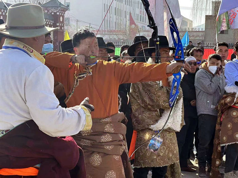 2023年冬季農(nóng)牧民射箭賽。尖扎縣委宣傳部供圖