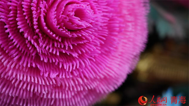 塔爾寺酥油花。人民網(wǎng) 甘海瓊攝