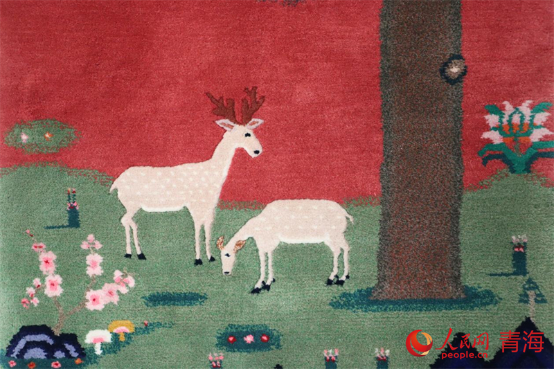    精美的藏毯。人民網(wǎng) 況玉攝