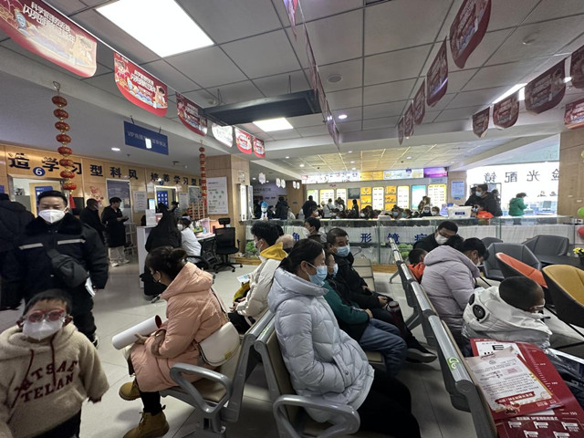 就診大廳。徐瑄宏攝