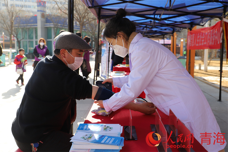 健康義診。人民網(wǎng) 況玉攝