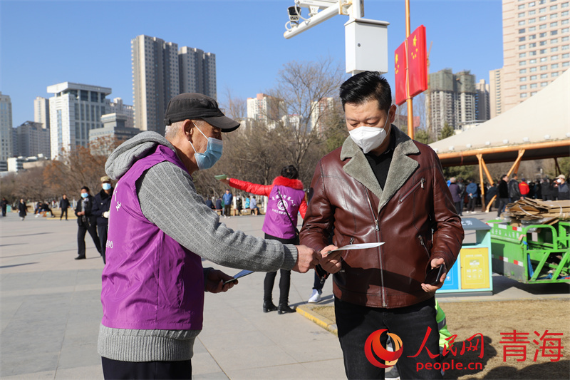 政策宣講。人民網(wǎng) 況玉攝