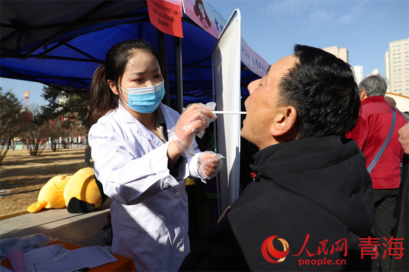 健康義診。人民網(wǎng) 況玉攝