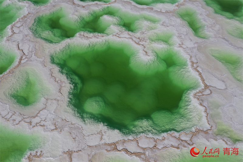 “鹽灘碧水”翡翠湖。人民網(wǎng) 況玉攝