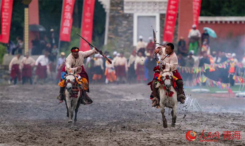 騎射比賽。人民網(wǎng) 況玉攝