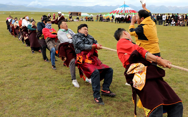 各族群眾歡聚草原 喜迎民族文化盛會(huì)
