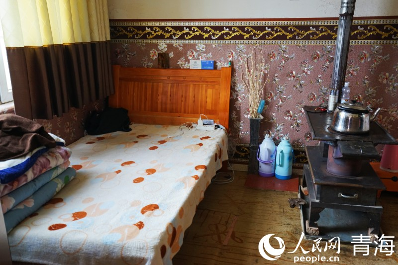 更朋尖措家的一角。人民網(wǎng) 馬可欣攝