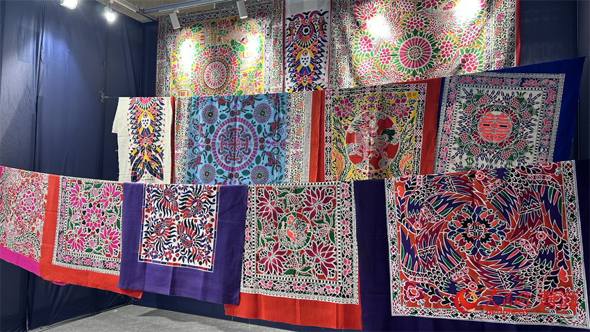 “錦繡中華“系列·花兒與少年展覽展示。人民網(wǎng) 陳明菊攝