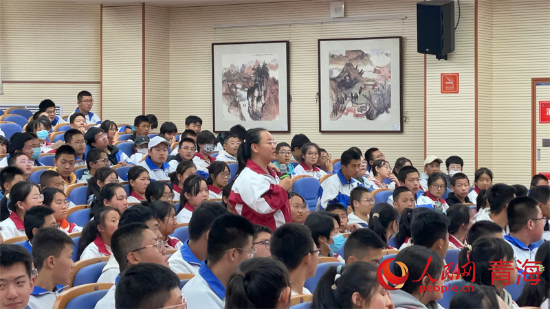 學生積極參與互動。人民網(wǎng) 況玉攝