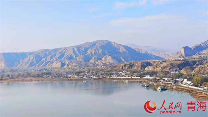 禹王峽水蜿蜒流轉波光粼粼。人民網記者 張莉萍攝