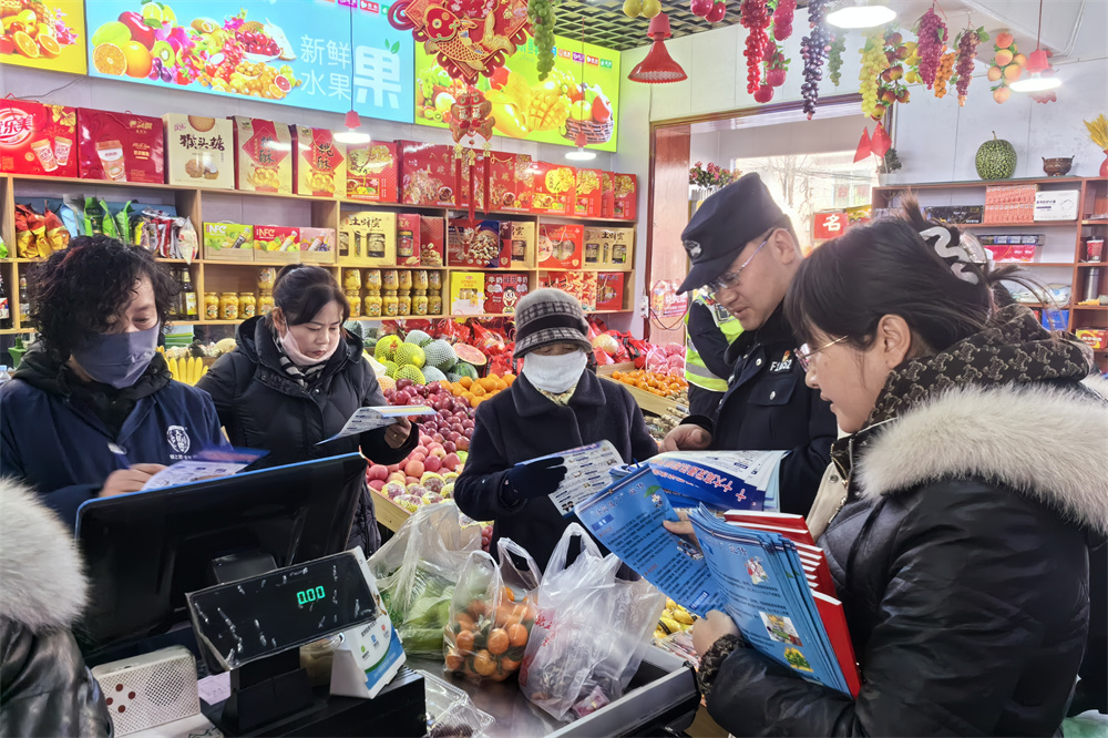 排查整治現(xiàn)場。湟中區(qū)委宣傳部供圖