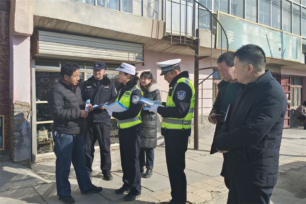 排查整治現(xiàn)場。湟中區(qū)委宣傳部供圖