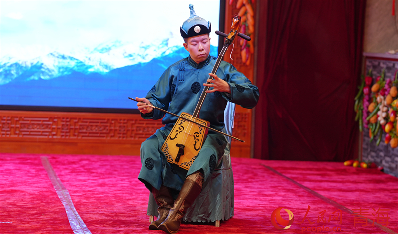 樂器演奏。人民網(wǎng) 況玉攝