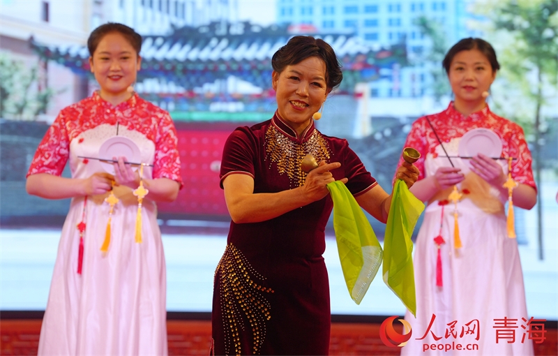 曲藝說唱。人民網(wǎng) 況玉攝