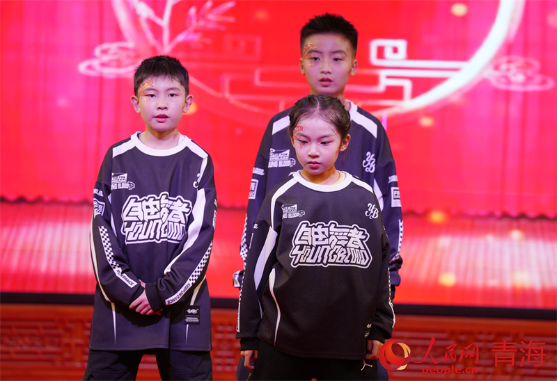 兒童街舞表演。人民網(wǎng) 況玉攝