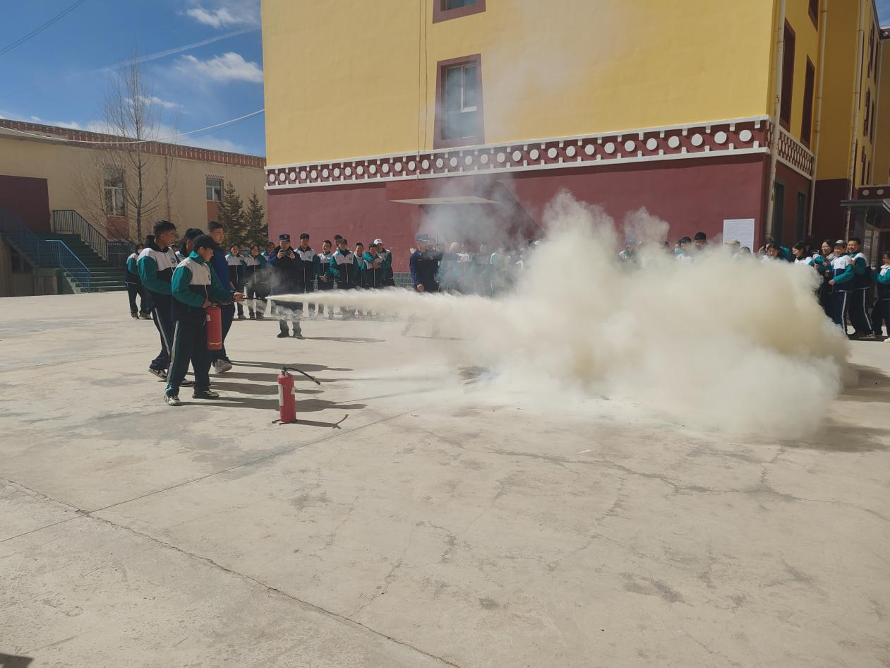 開展校園消防演練。受訪者供圖