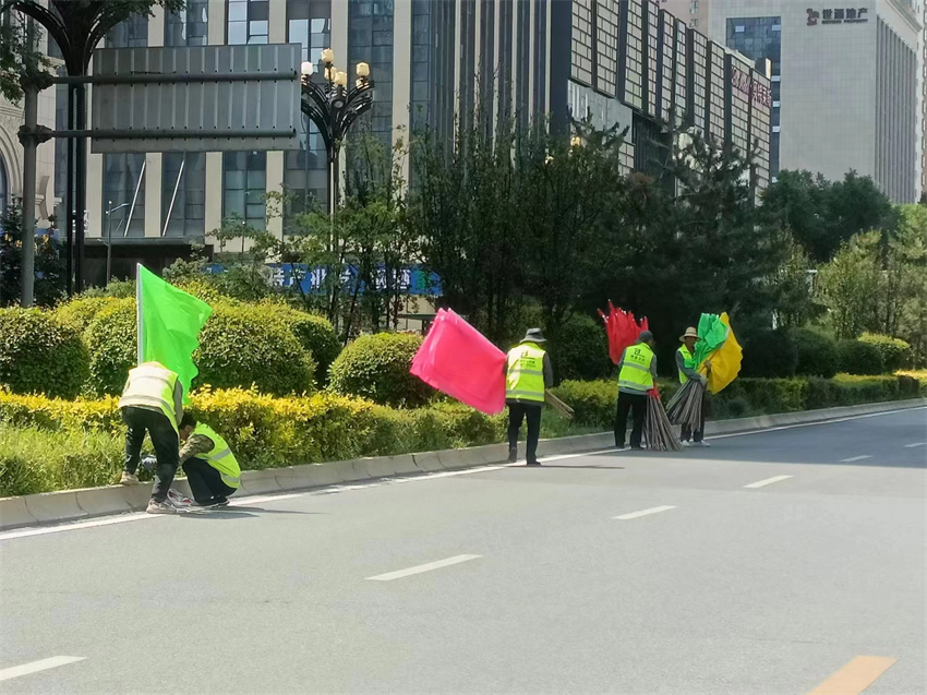 提前布置環(huán)湖賽。城西區(qū)城管局供圖