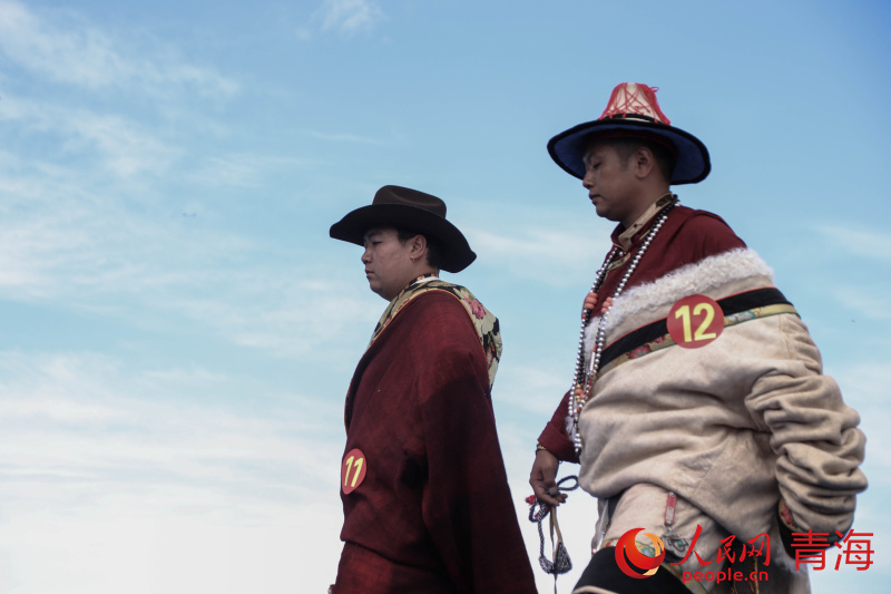 選手聯(lián)袂出場(chǎng)。實(shí)習(xí)生 謝尹廷攝