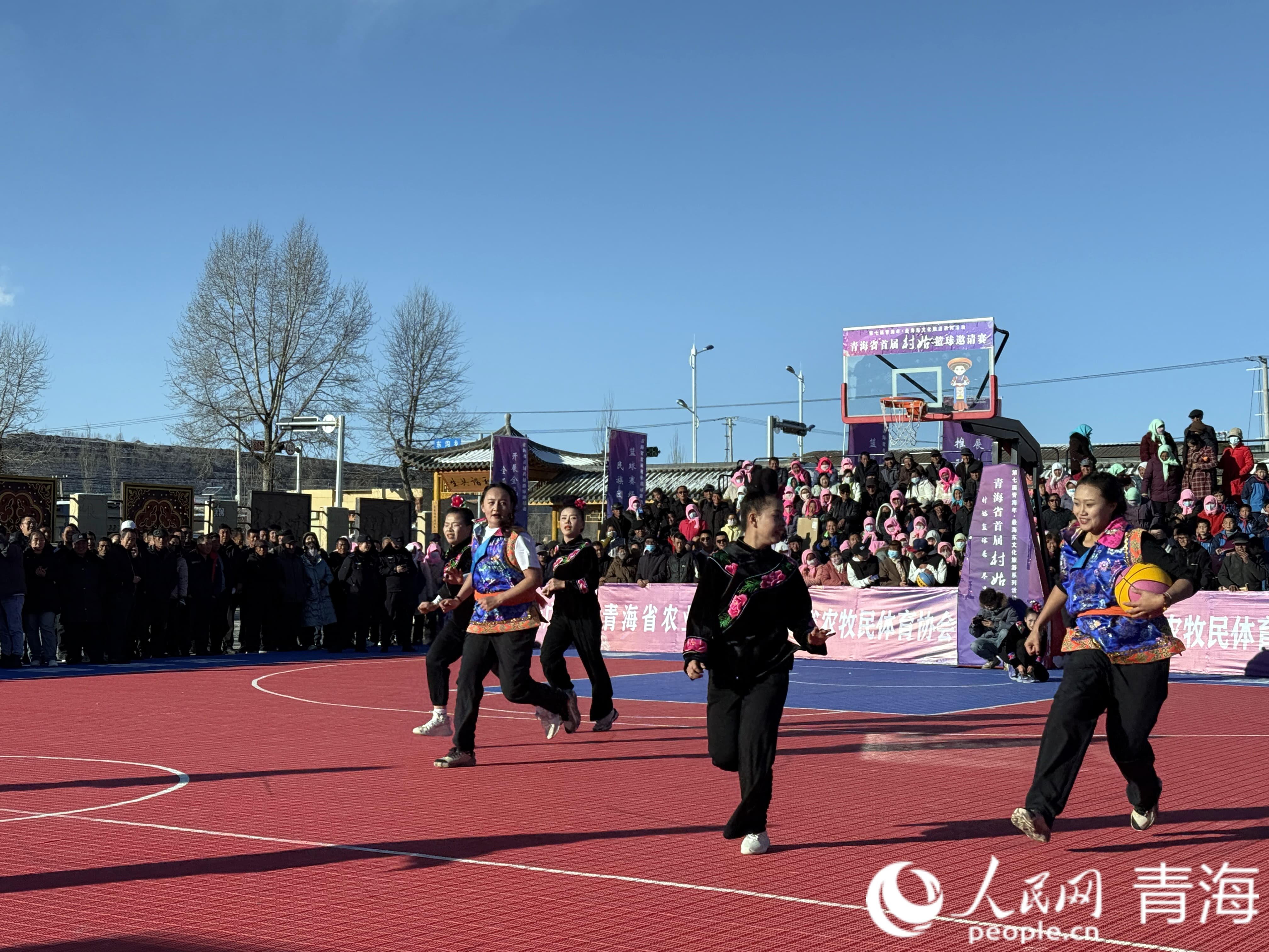 揭幕戰(zhàn)進(jìn)行中。人民網(wǎng) 況玉攝