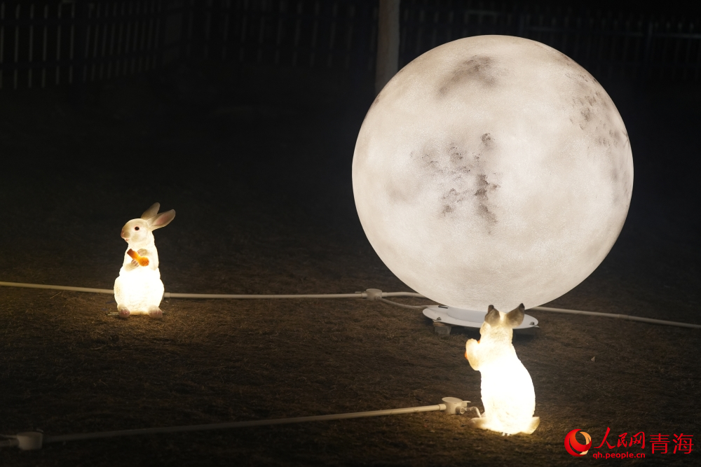 夜游麒麟灣。人民網(wǎng) 陳明菊攝