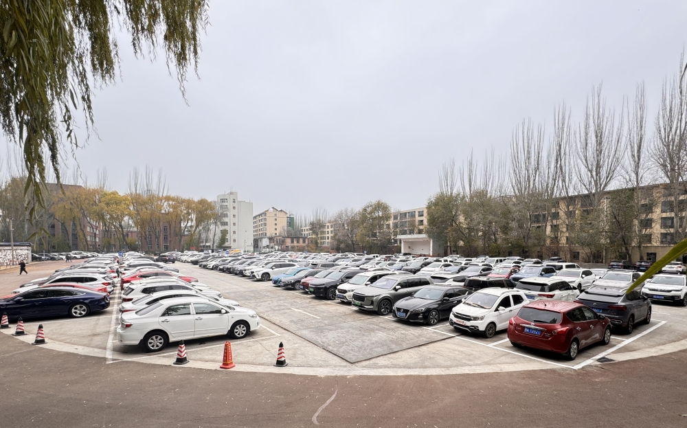 可容納440個車位的停車場。青海省中醫(yī)院供圖