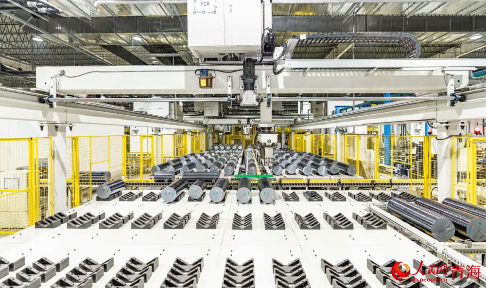 青海高景生產車間。人民網 況玉攝