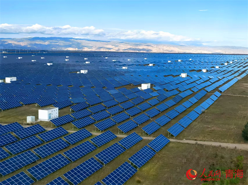 青海省海南藏族自治州光伏產(chǎn)業(yè)園區(qū)。人民網(wǎng) 馬可欣攝