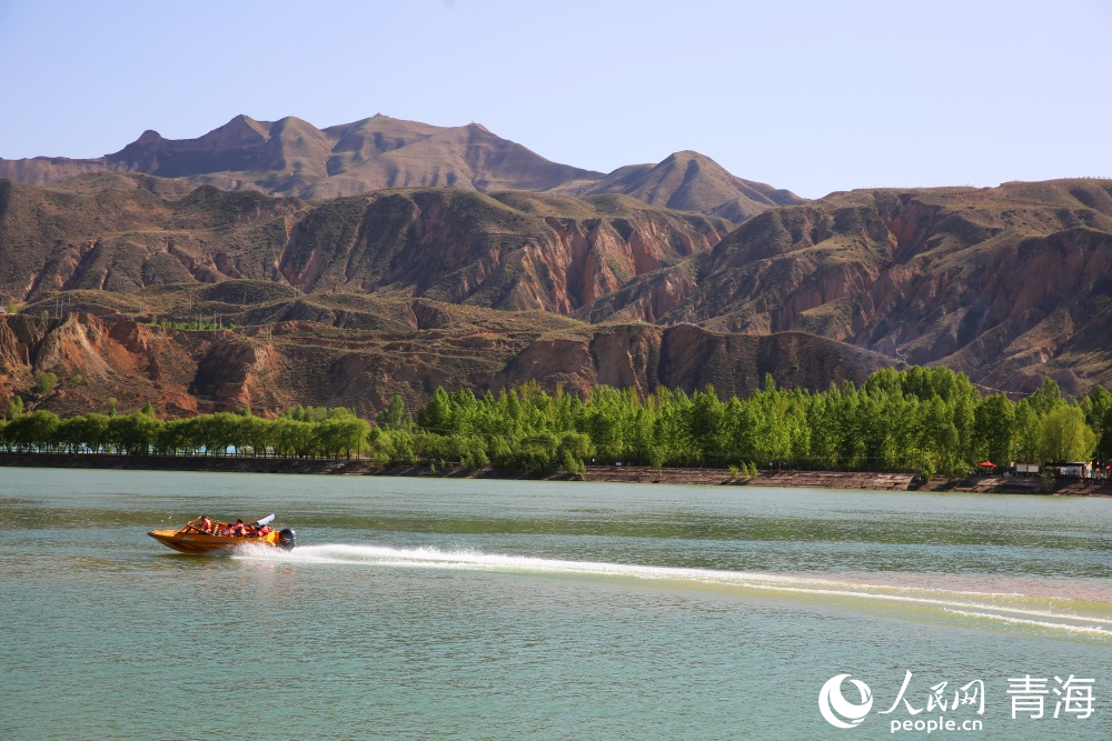 濱河公園清澈的黃河水。人民網(wǎng) 馬可欣攝