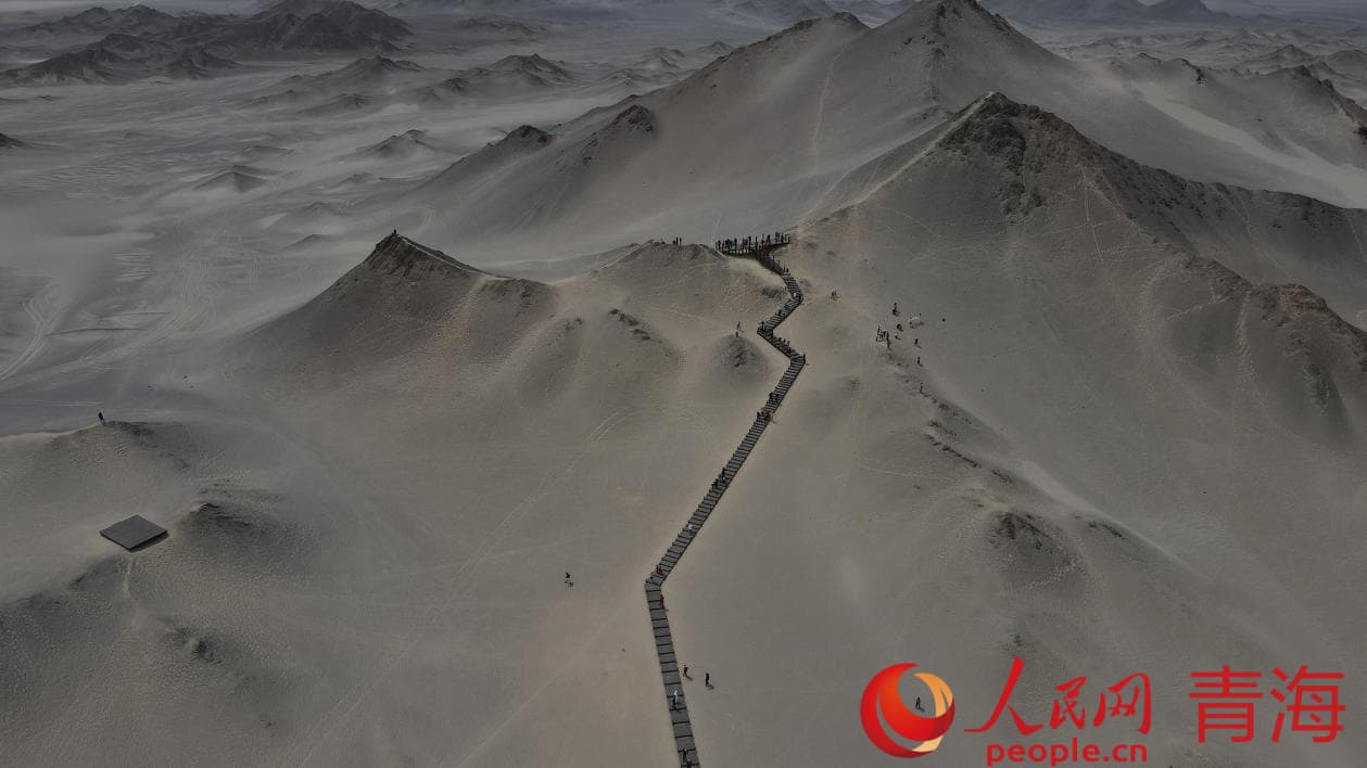 黑獨山旅游棧道。人民網(wǎng) 況玉攝