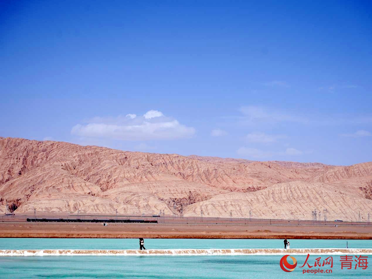 茫崖翡翠湖。人民網(wǎng) 況玉攝