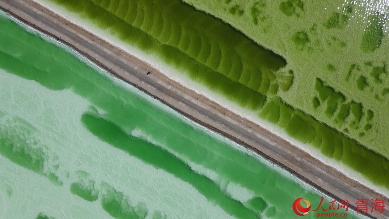 茫崖翡翠湖。人民網(wǎng) 況玉攝