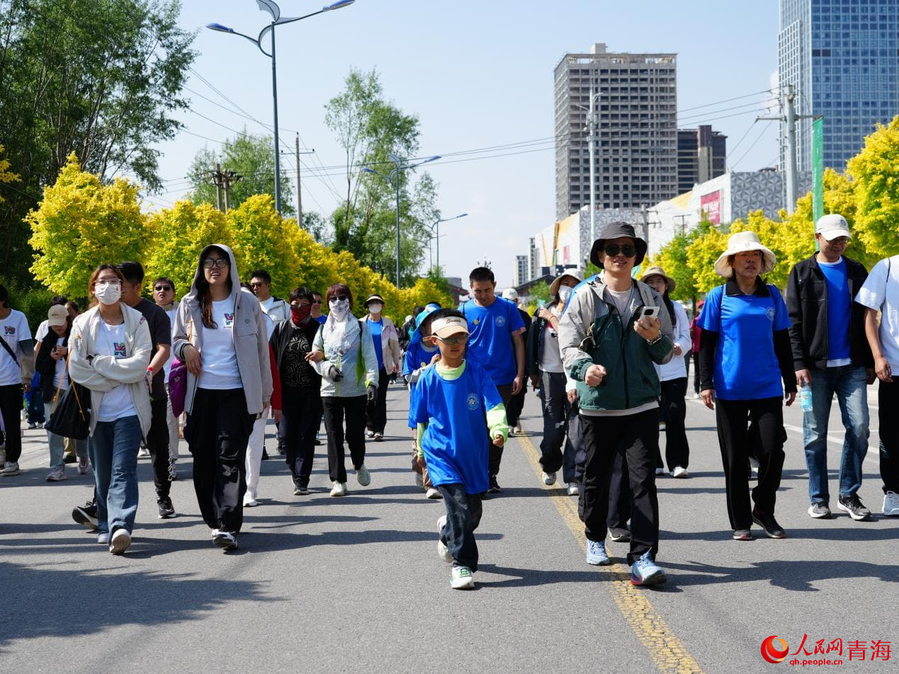 徒步大會(huì)現(xiàn)場(chǎng)。人民網(wǎng) 況玉攝