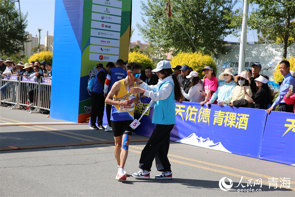 經(jīng)過激烈角逐，參賽選手確定了名次。人民網(wǎng) 馬可欣攝