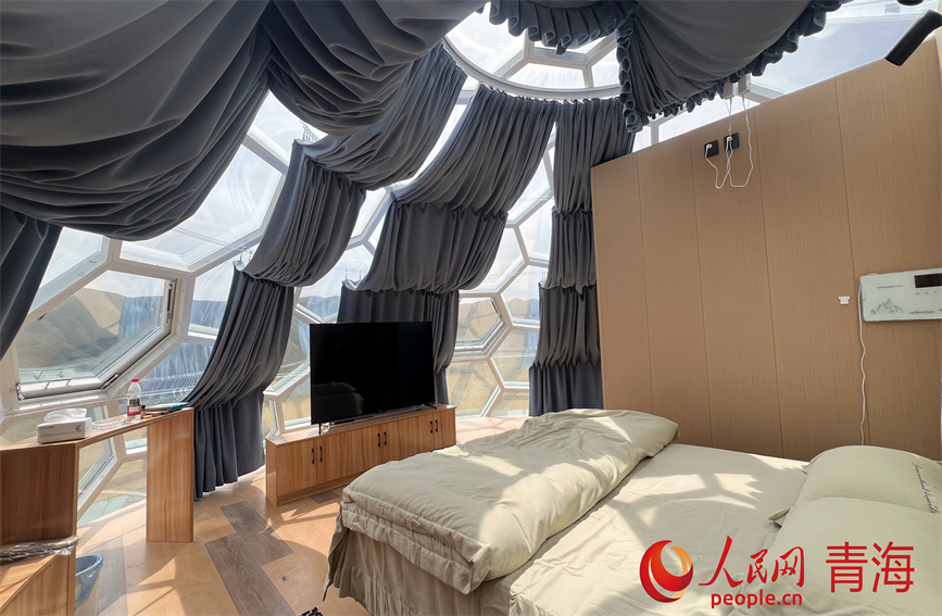 “太空艙”民宿內(nèi)干凈整潔。人民網(wǎng) 顧斐菲攝