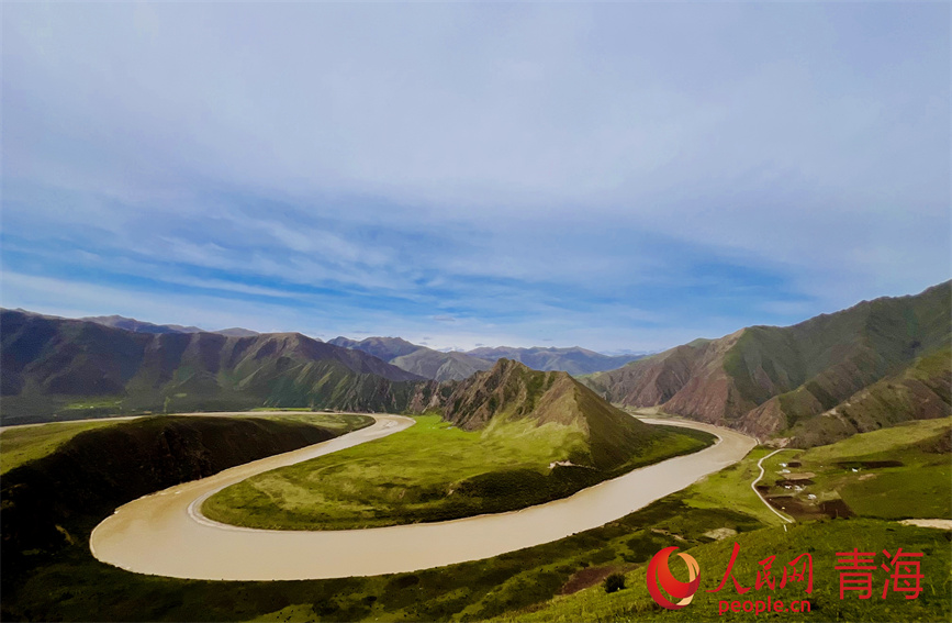 夏日的“女兒灣”生機(jī)盎然，風(fēng)光秀美。人民網(wǎng) 顧斐菲攝